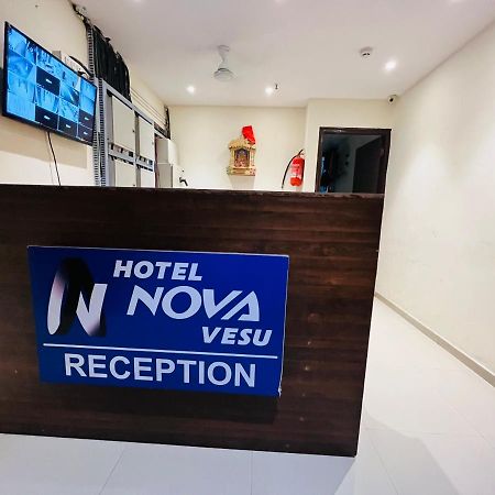 Hotel Nova Vesu Surat Exterior foto